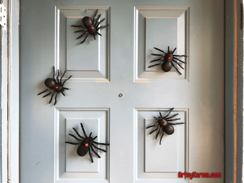 Scary black widow spider magnets