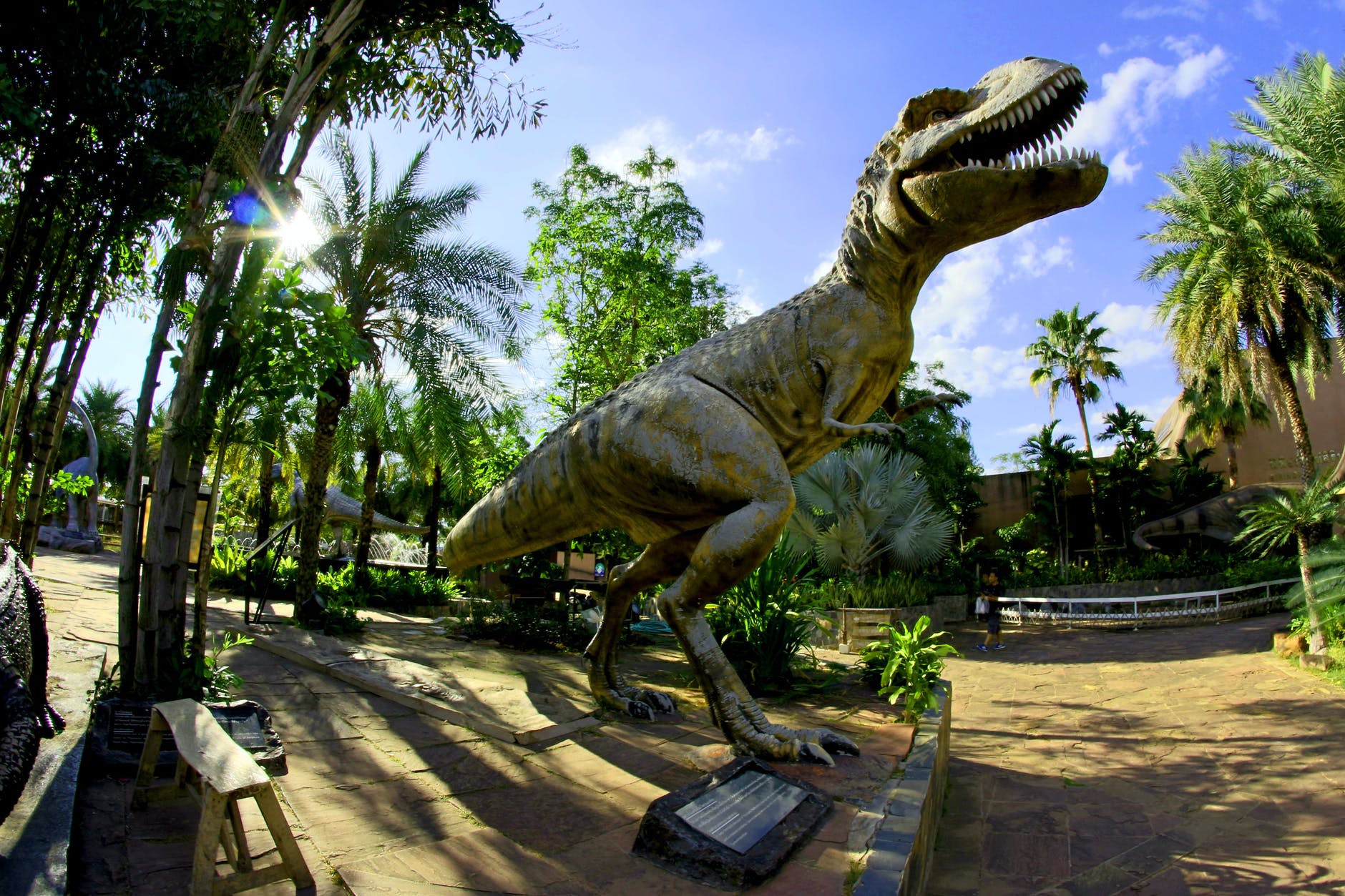 dinosaur statue
