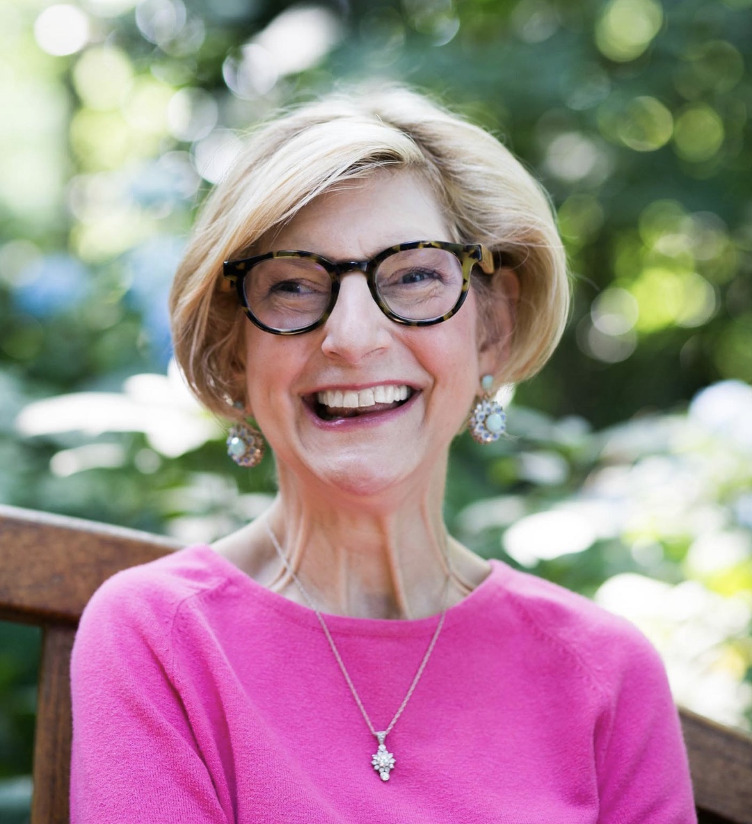 Author Leslie Hooton